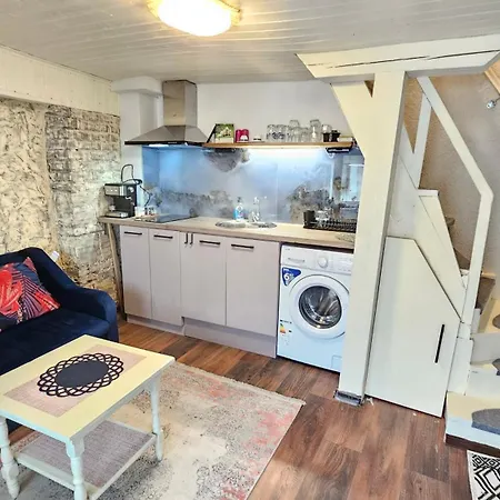 Biscuit Cosy Mini House In Old Town Appartement