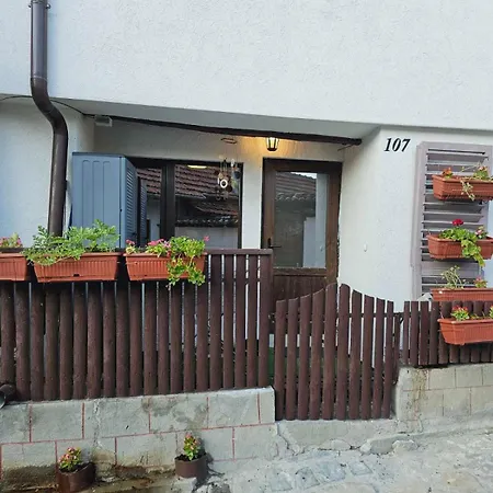 Biscuit Cosy Mini House In Old Town * Veliko Tarnovo