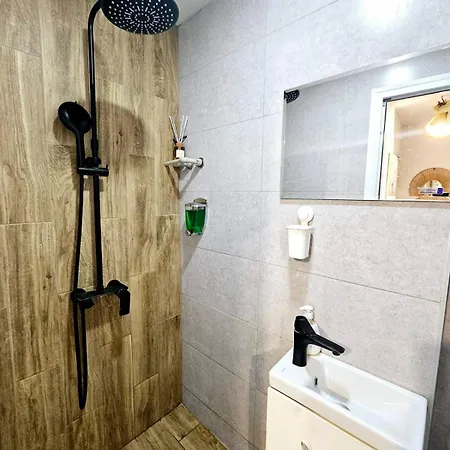 Апартамент Biscuit Cosy Mini House In Old Town *