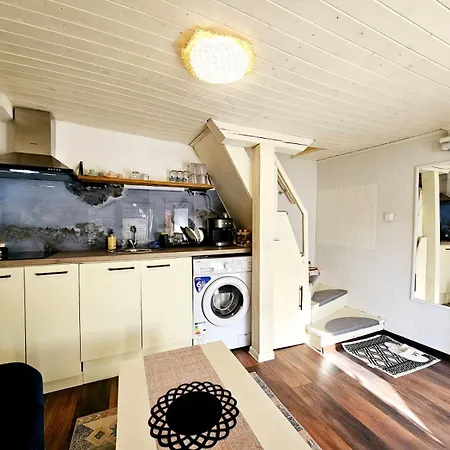 Апартамент Biscuit Cosy Mini House In Old Town *